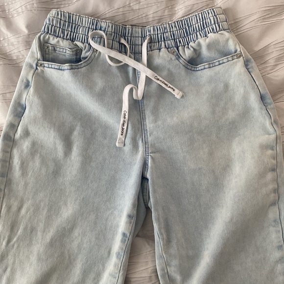 CALVIN KLEIN JEANS - Picture 2 of 5